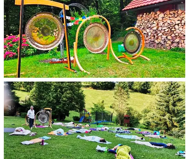 Gong seansa v naravi ob zaključku poletja